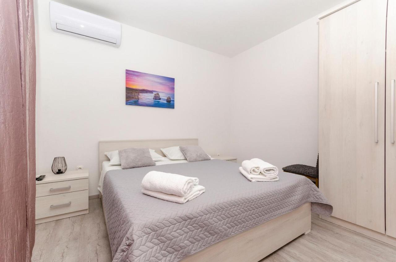 Apartments Silvana Supetar Zewnętrze zdjęcie