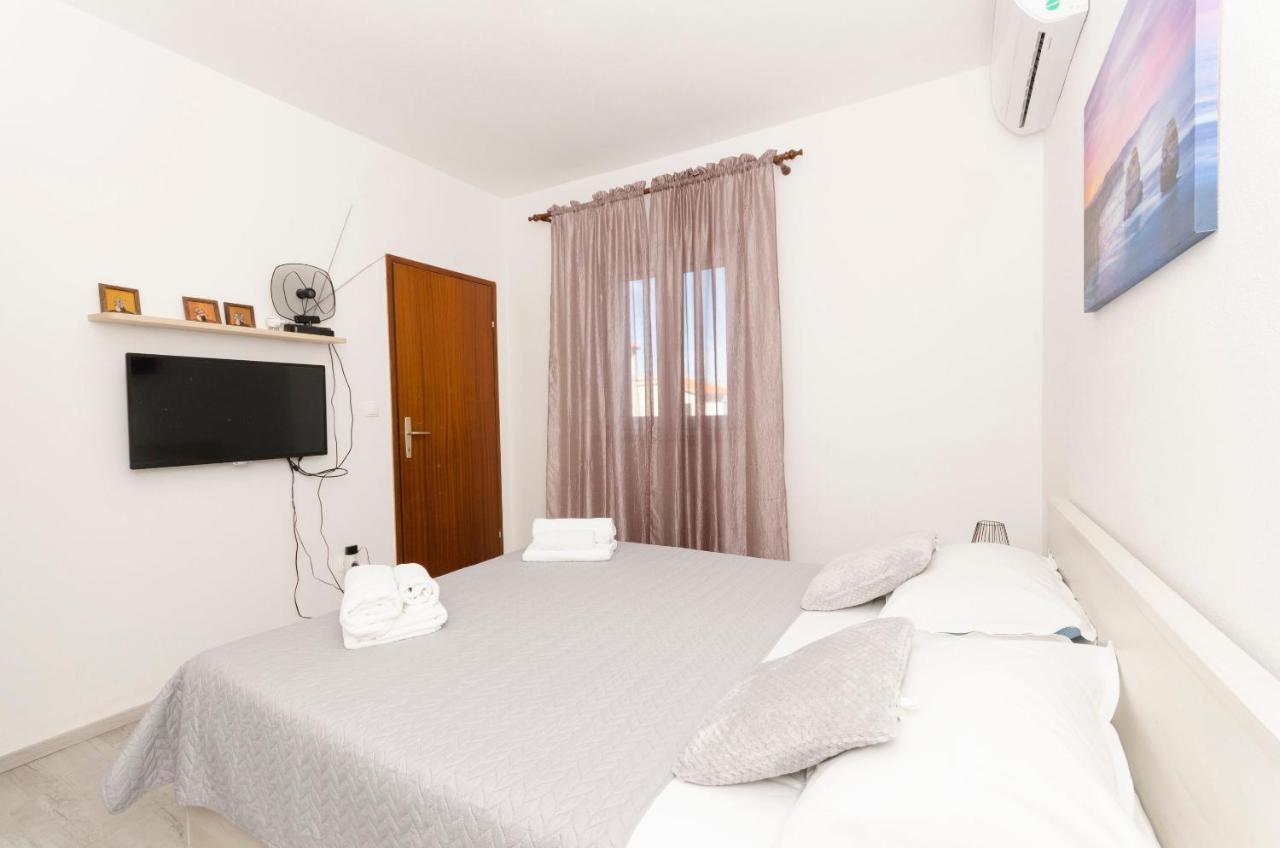 Apartments Silvana Supetar Zewnętrze zdjęcie