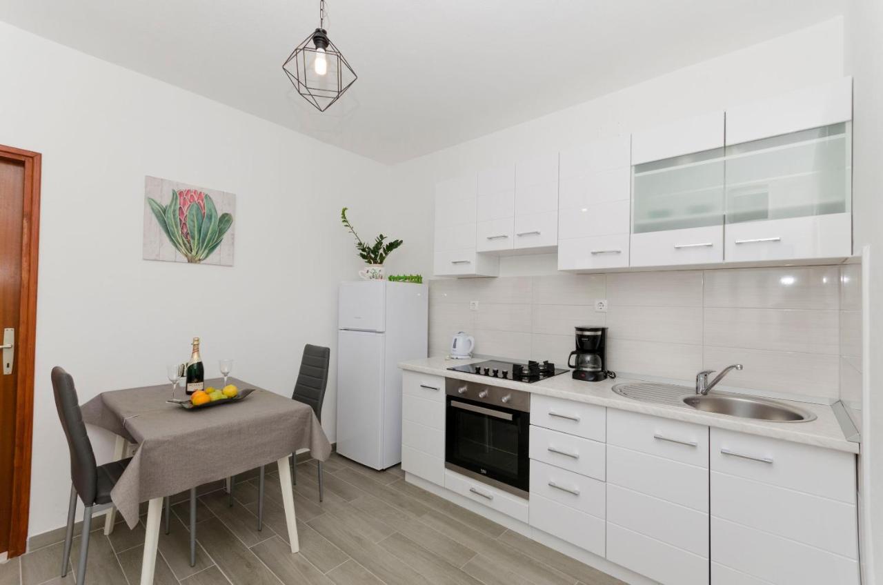 Apartments Silvana Supetar Zewnętrze zdjęcie